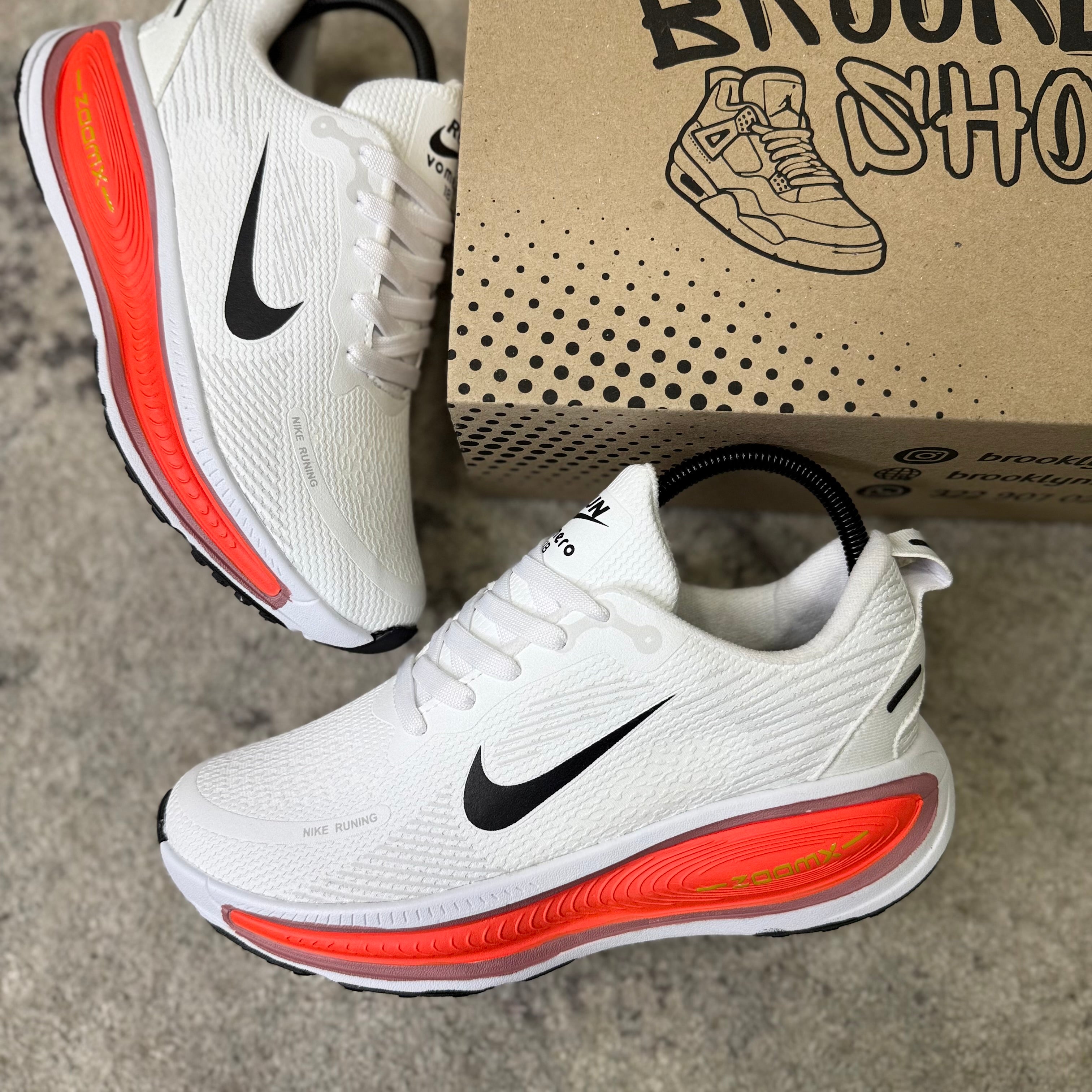 NIKE VOMERO 18 - DAMA