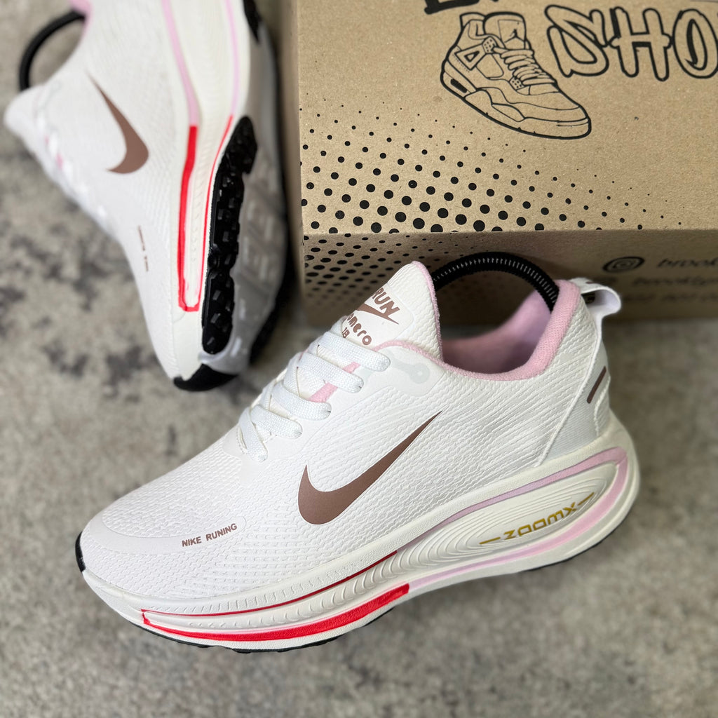 NIKE VOMERO 18 - DAMA