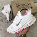 NIKE VOMERO 18 - DAMA