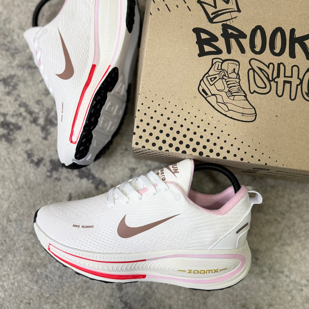 NIKE VOMERO 18