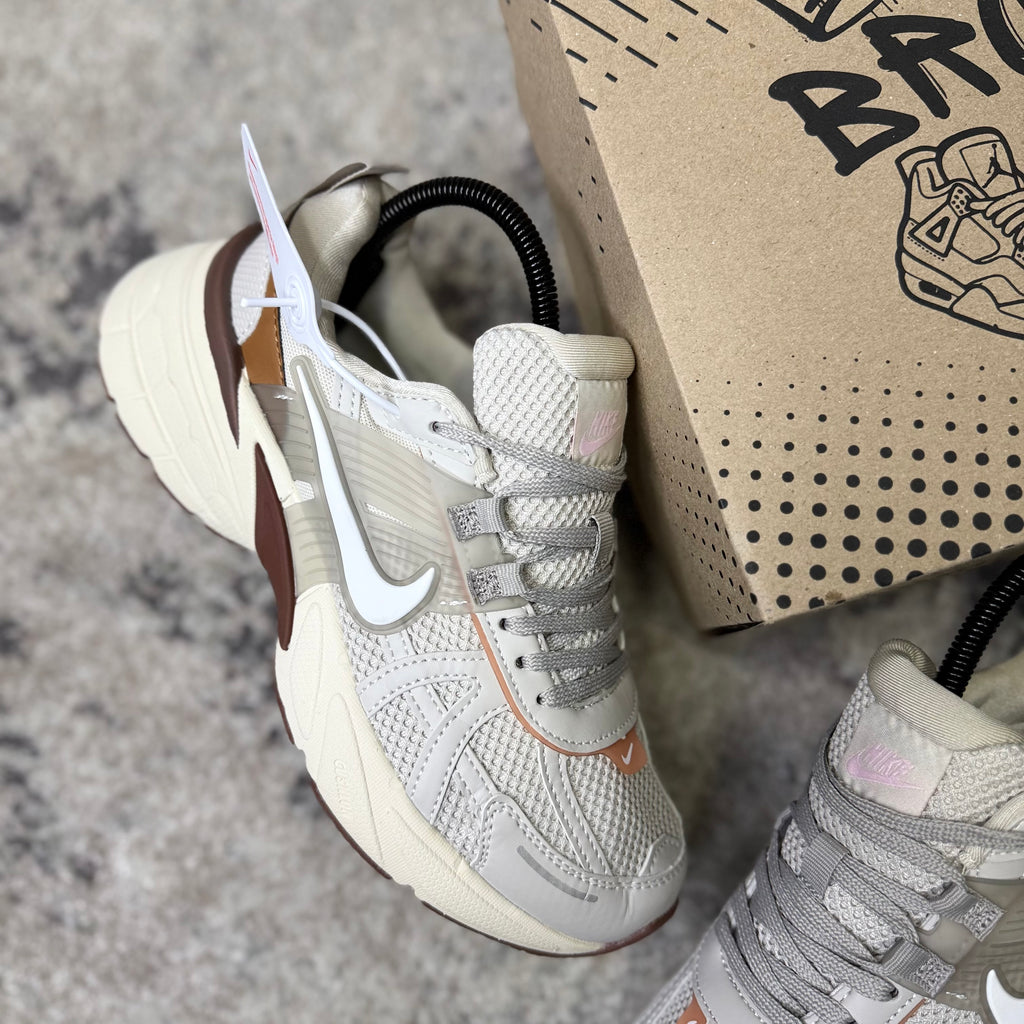 NIKE V2K RUN - BEIGE (AAA)