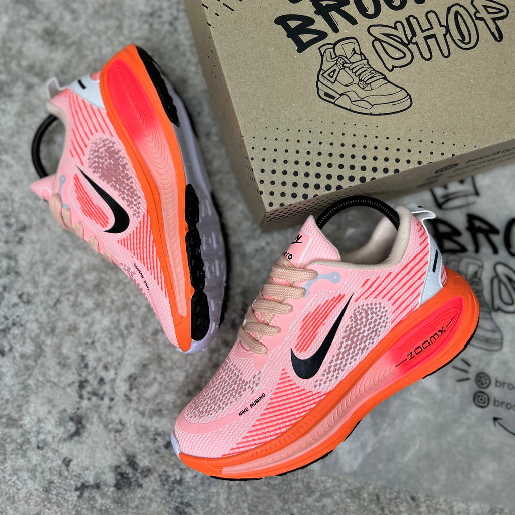 NIKE VOMERO 18