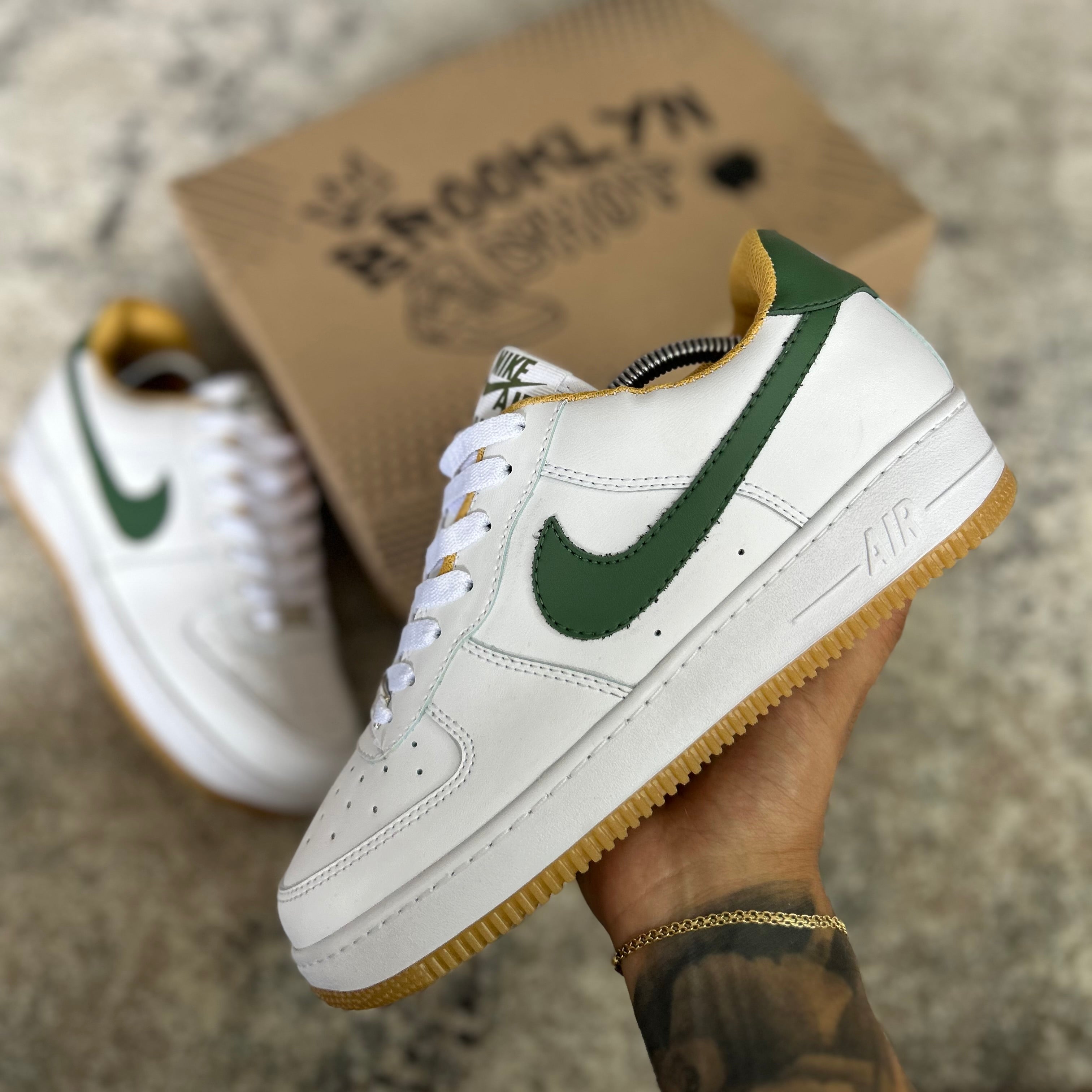 NIKE AIR FORCE 1