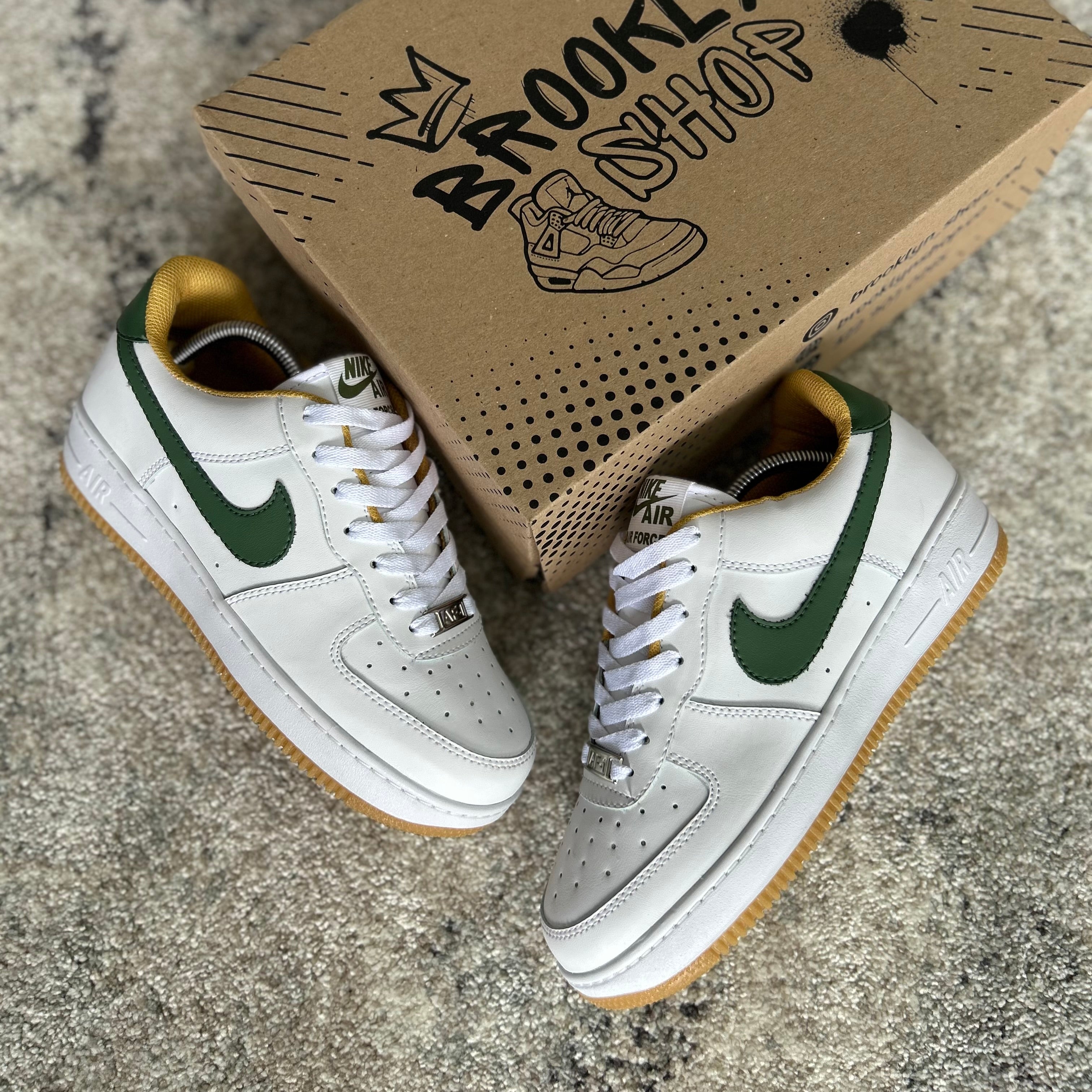 NIKE AIR FORCE 1