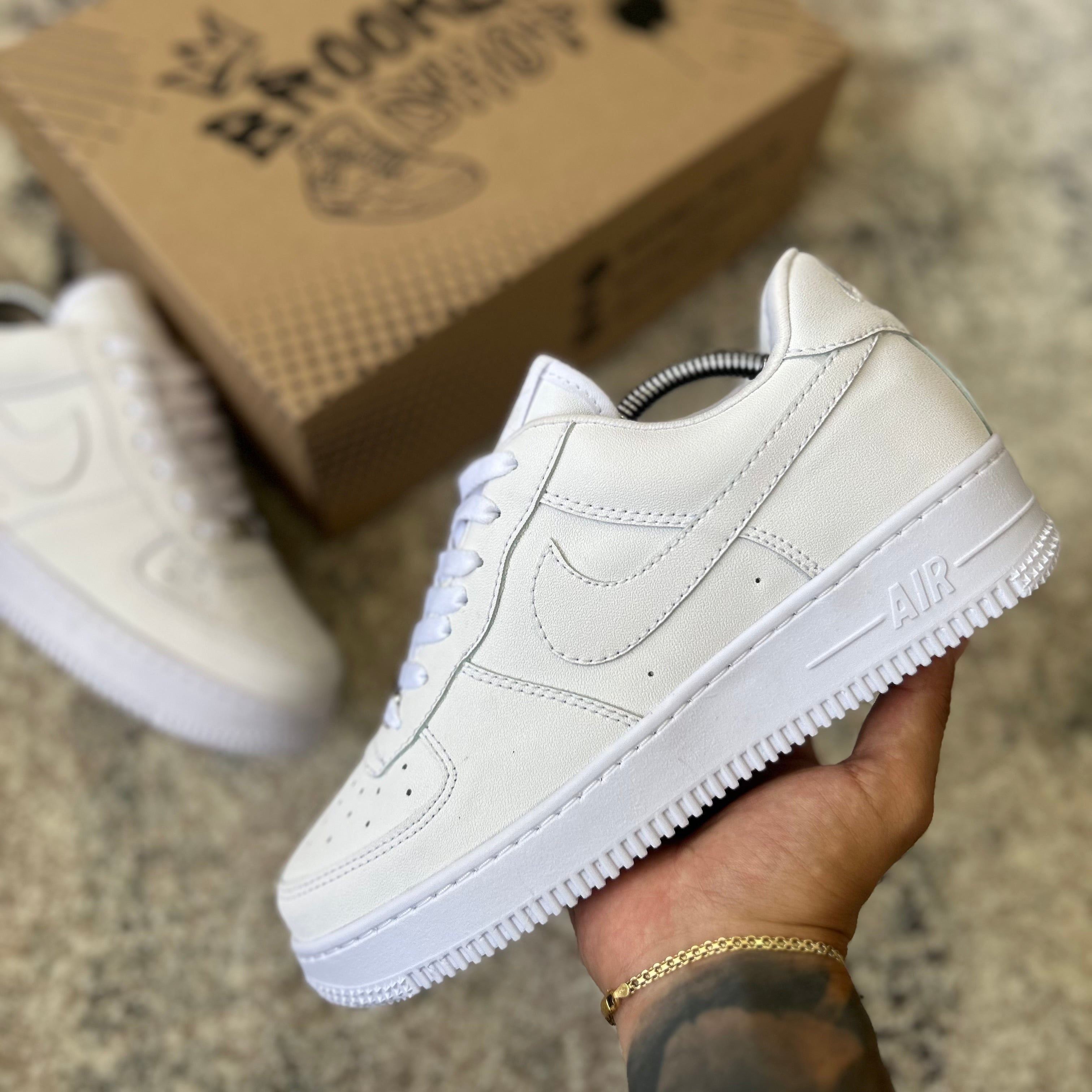 NIKE AIR FORCE 1