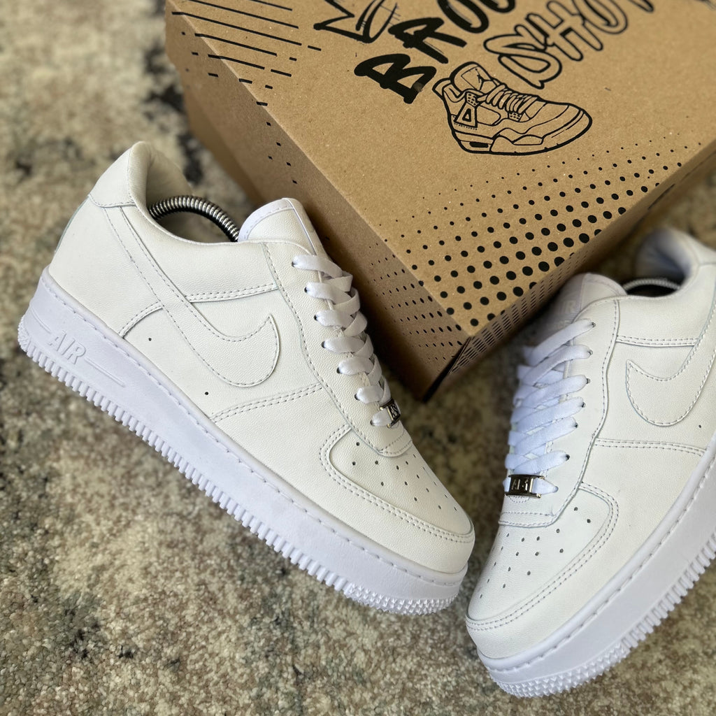 NIKE AIR FORCE 1