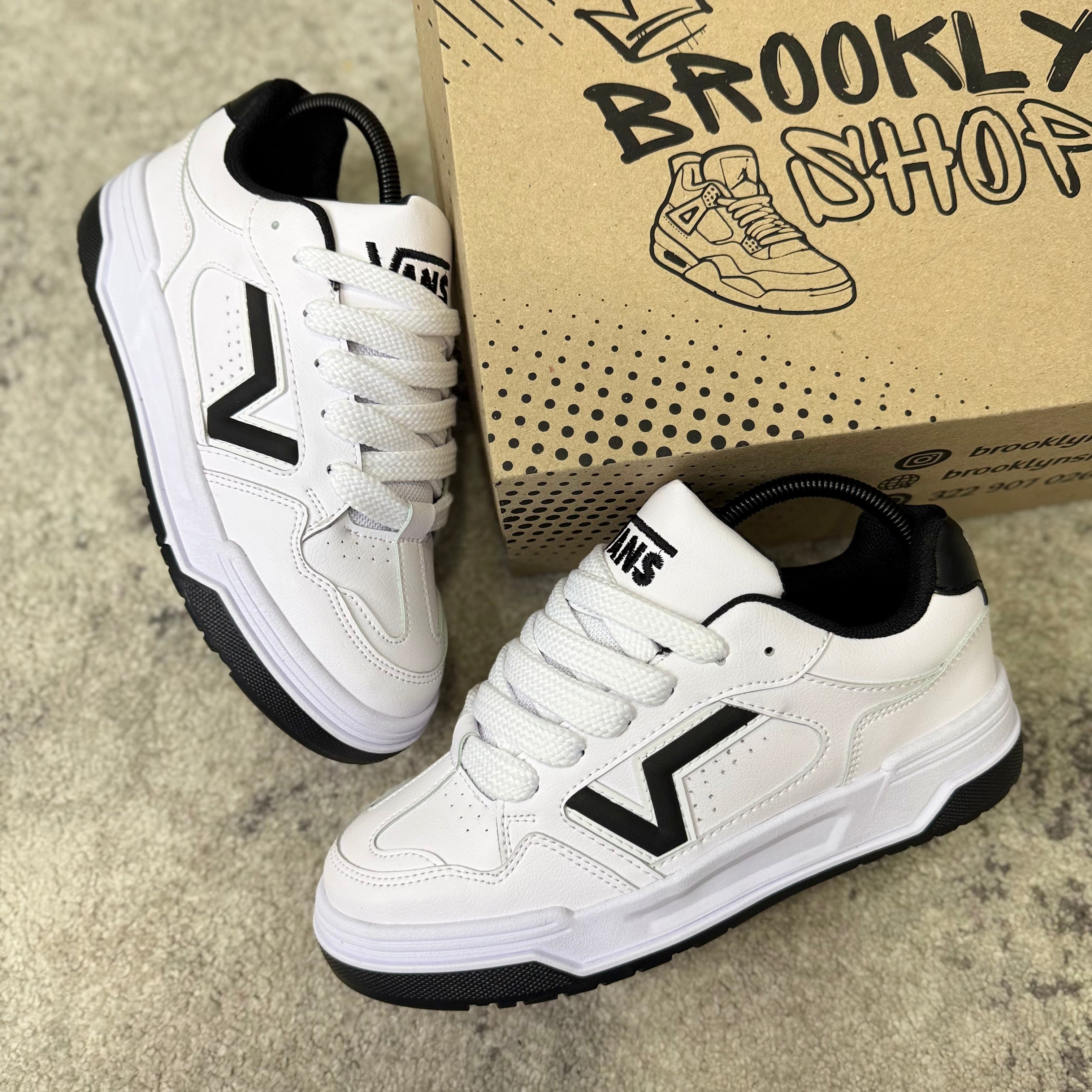 VANS UPLAND