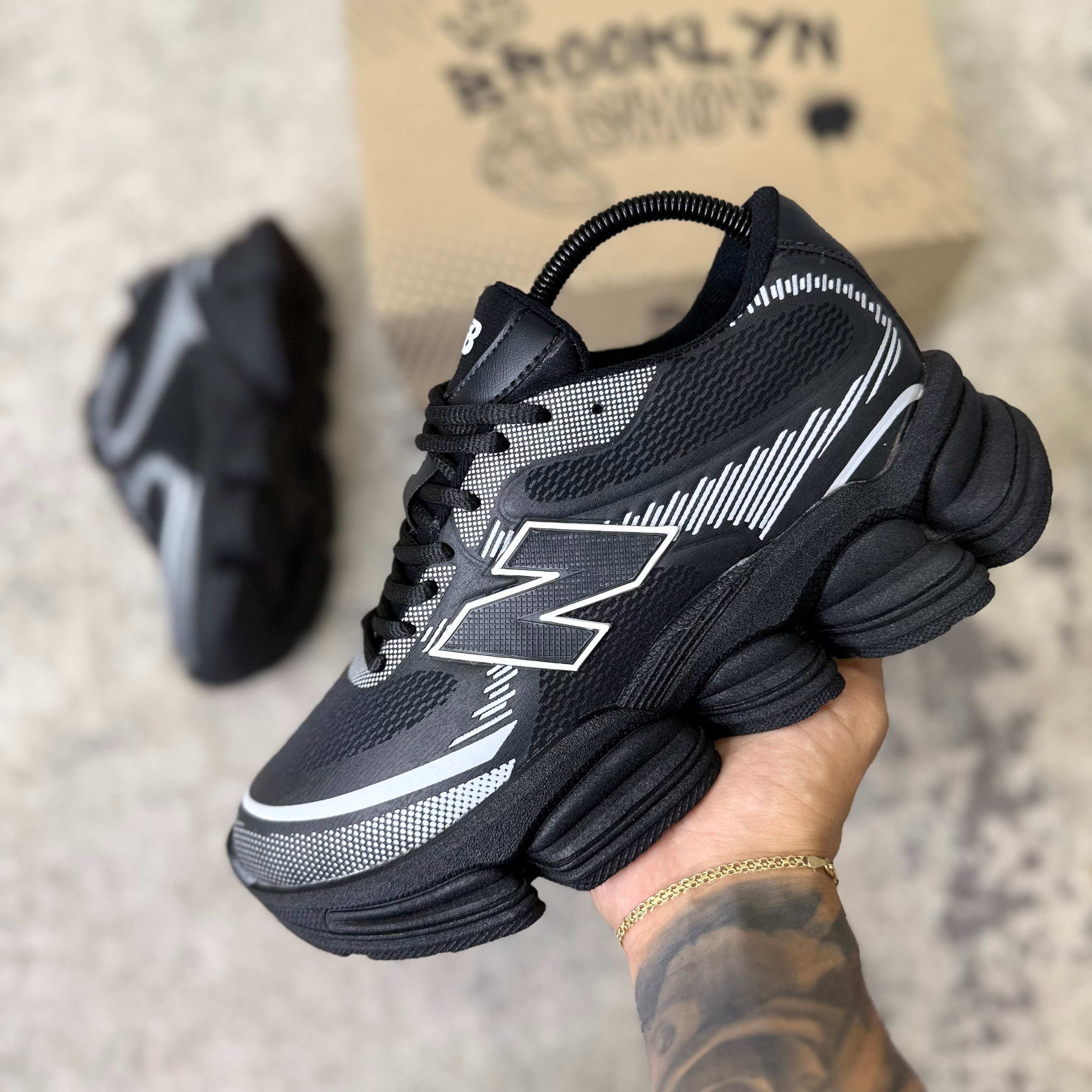 NEW BALANCE 2000