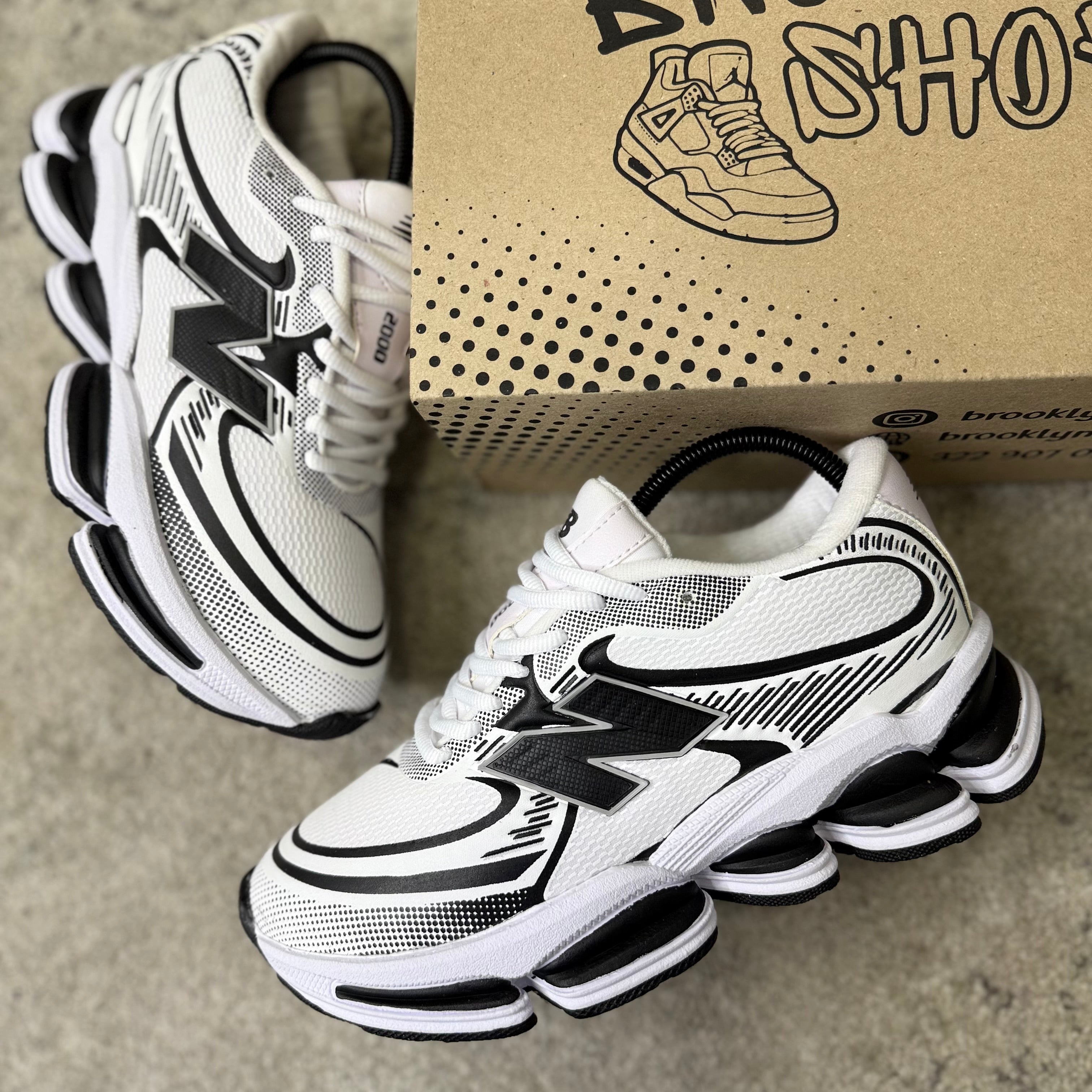 NEW BALANCE 2000