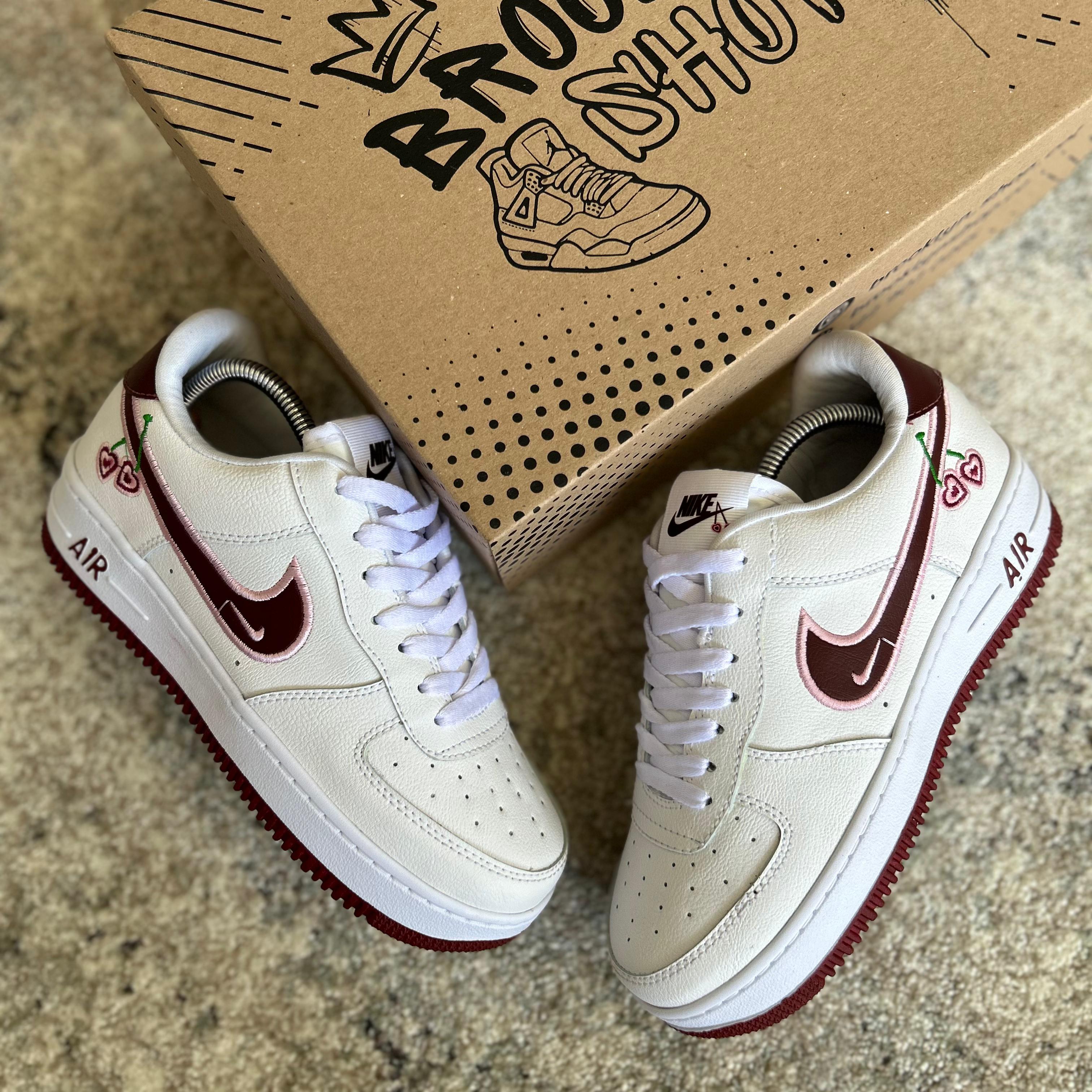NIKE AIR FORCE ONE - LOVE