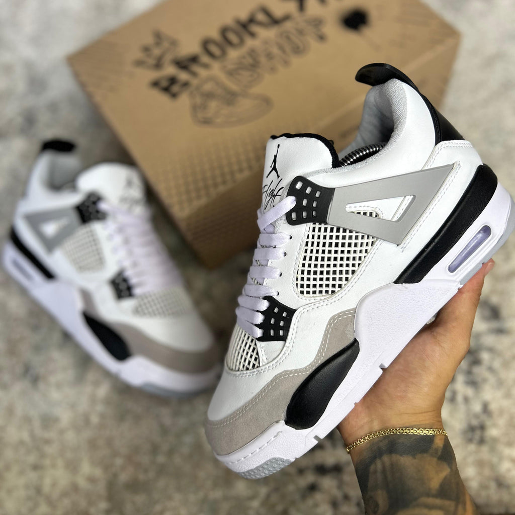 AIR JORDAN RETRO 4
